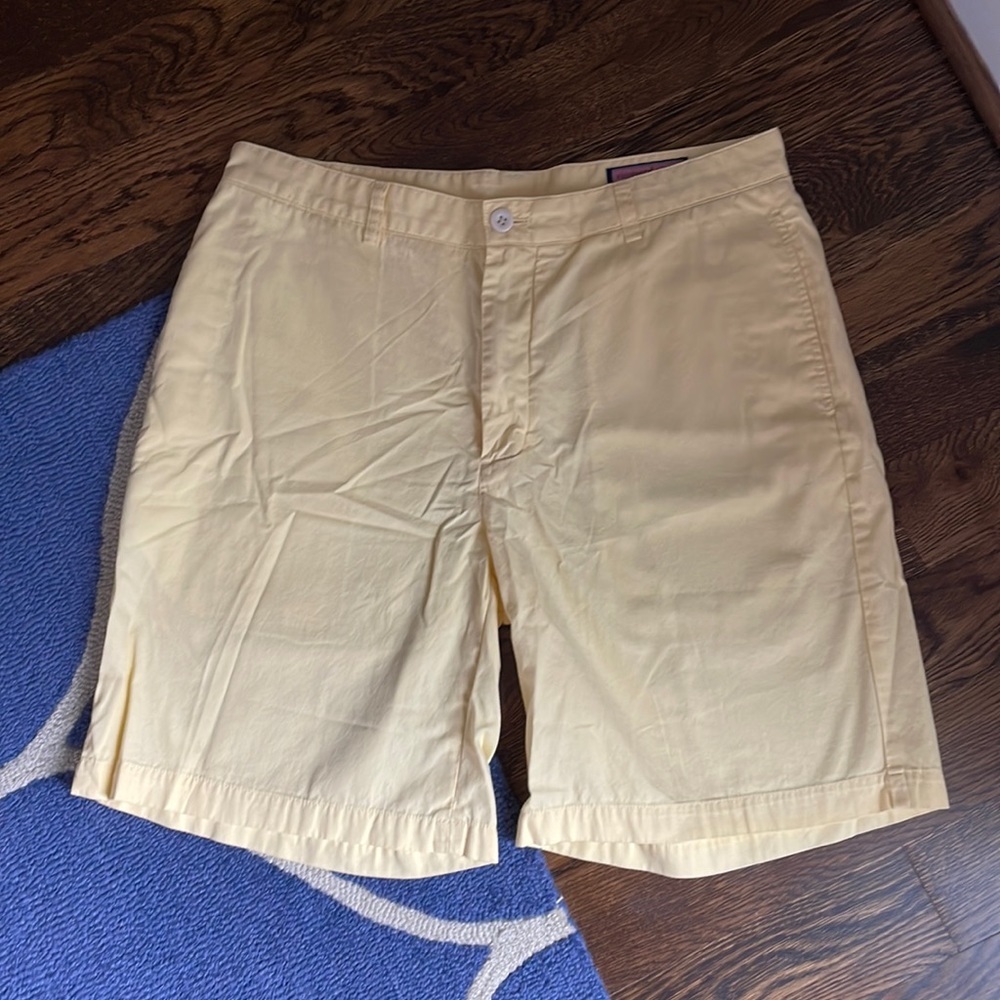 Vineyard Vines Yellow Shorts Size 35